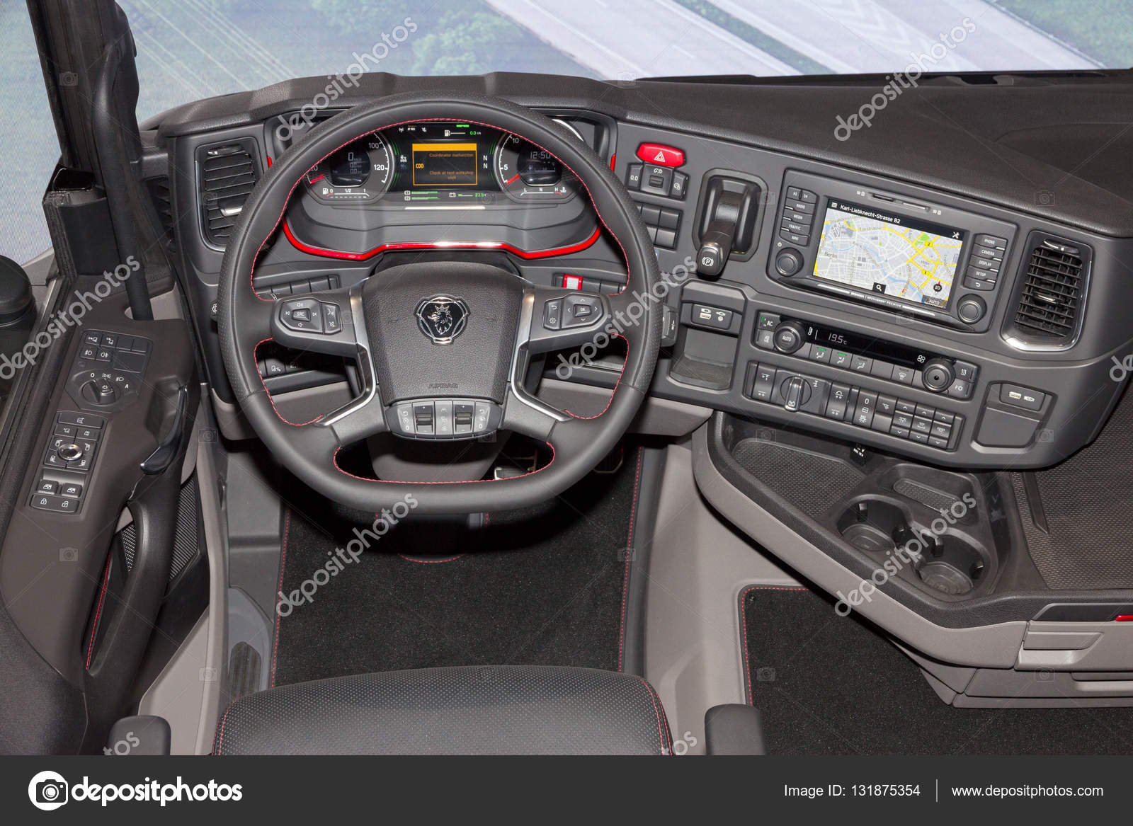 Scania vrachtwagen interieur – Redactionele stockfoto © Foto-VDW ... Scania vrachtwagen interieur – Redactionele stockfoto © Foto-VDW ...