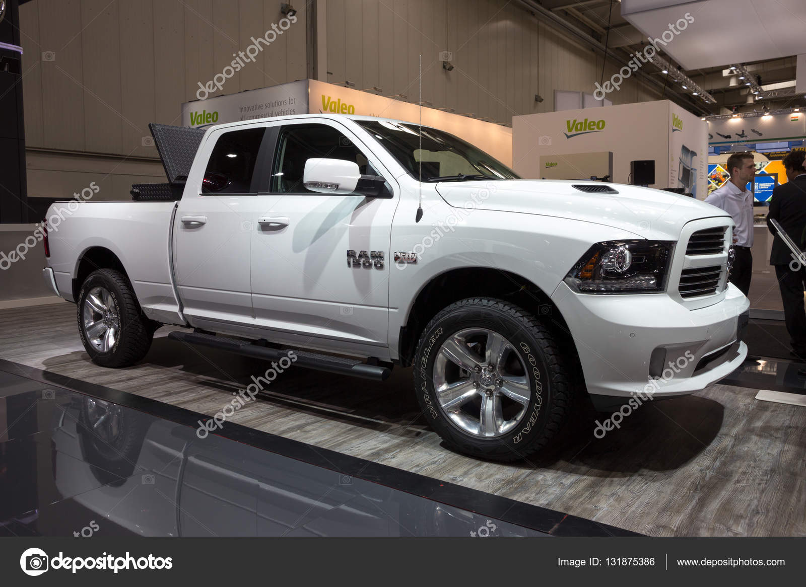 Dodge Ram 1500 Stock Editorial Photo © Foto-VDW #131875386