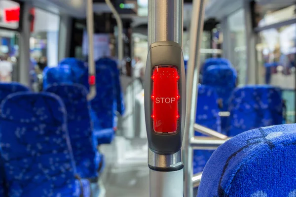 Botón de parada de autobús iluminado — Foto de Stock