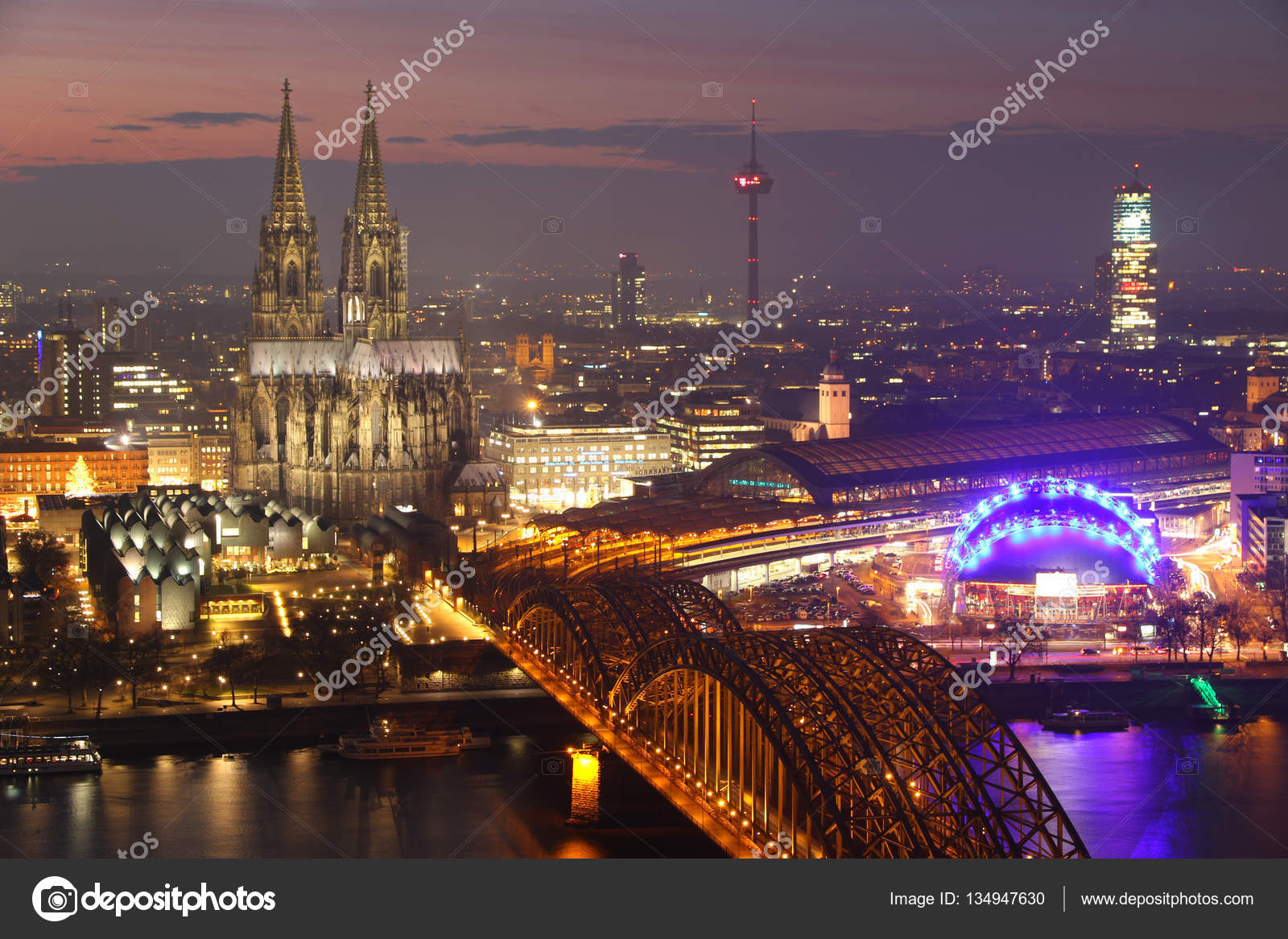  K ln  Deutschland  Nacht  Stockfoto  Foto VDW 134947630