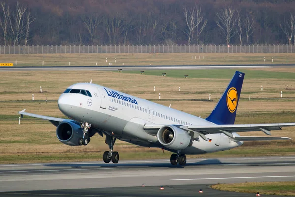 Lufthansa Airbusy a320 — Stock fotografie