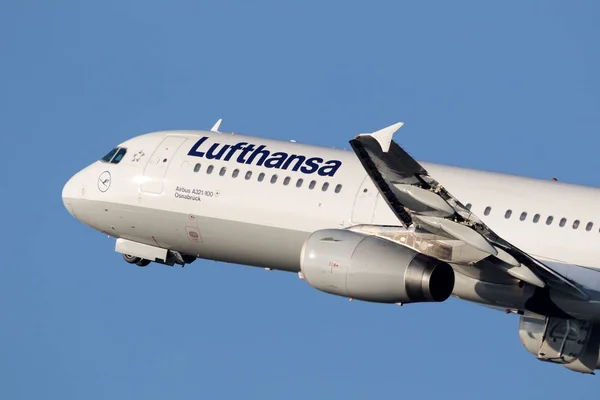 Lufthansa Airbus A321-100 — Stock fotografie