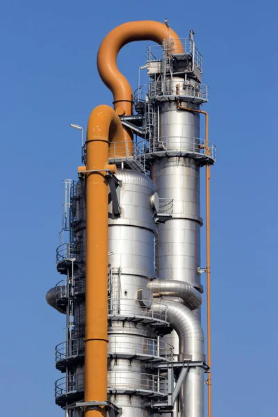 Kühlturmraffinerie — Stockfoto
