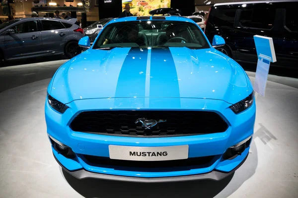 Μπλε ford mustang αυτοκίνητο — Φωτογραφία Αρχείου