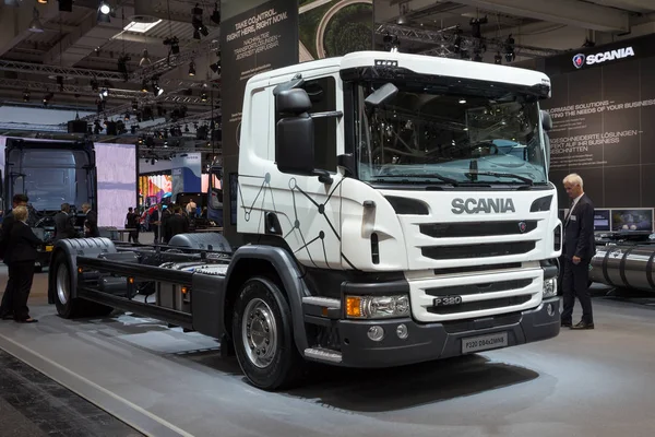 Scania P320 caminhão — Fotografia de Stock