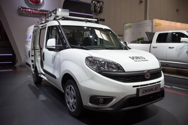 Fiat Doblo van — Stockfoto