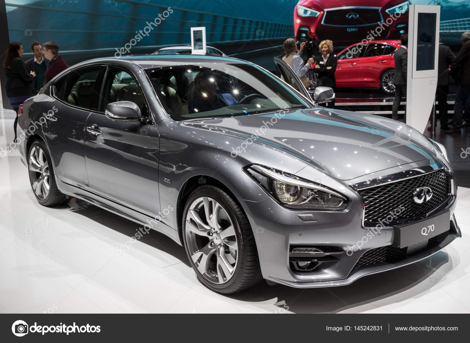 New Infiniti Q70 Car Stock Editorial Photo C Foto Vdw