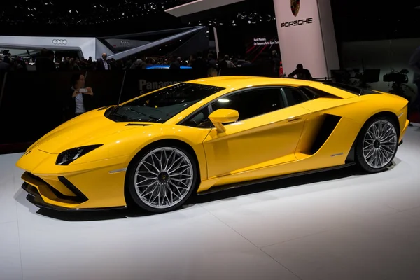 Lamborghini Aventador S carro esporte — Fotografia de Stock