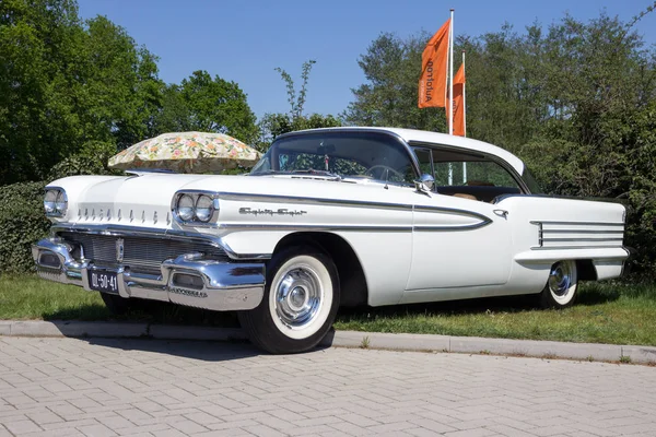 1958-ban Oldsmobile nyolcvan nyolc klasszikus autó — Stock Fotó