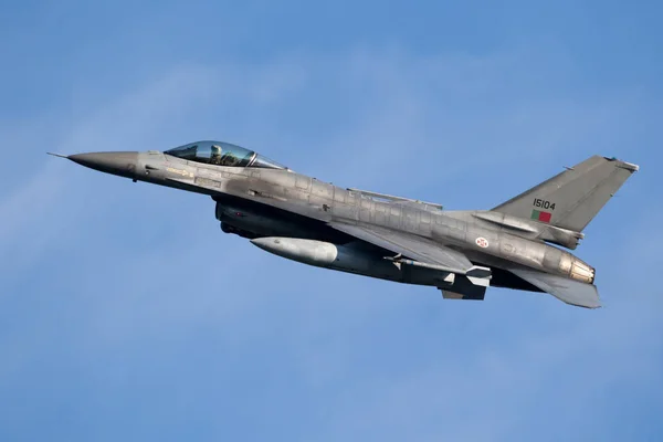 Португалія ВПС F-16 реактивні винищувачі — стокове фото