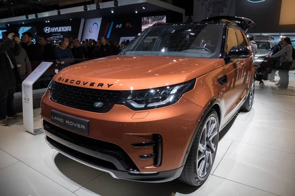 Land Rover Discovery SUV — стоковое фото