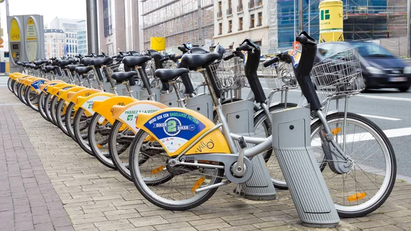 Kollektivtrafiken i Bryssel cyklar själv service — Stockfoto