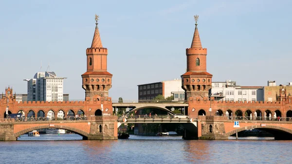 Oberbaum bridge Berlin landmark — Stock Photo, Image