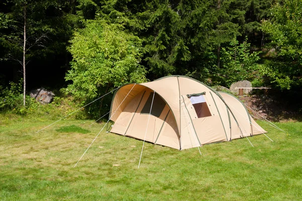Campingplass for telt – stockfoto