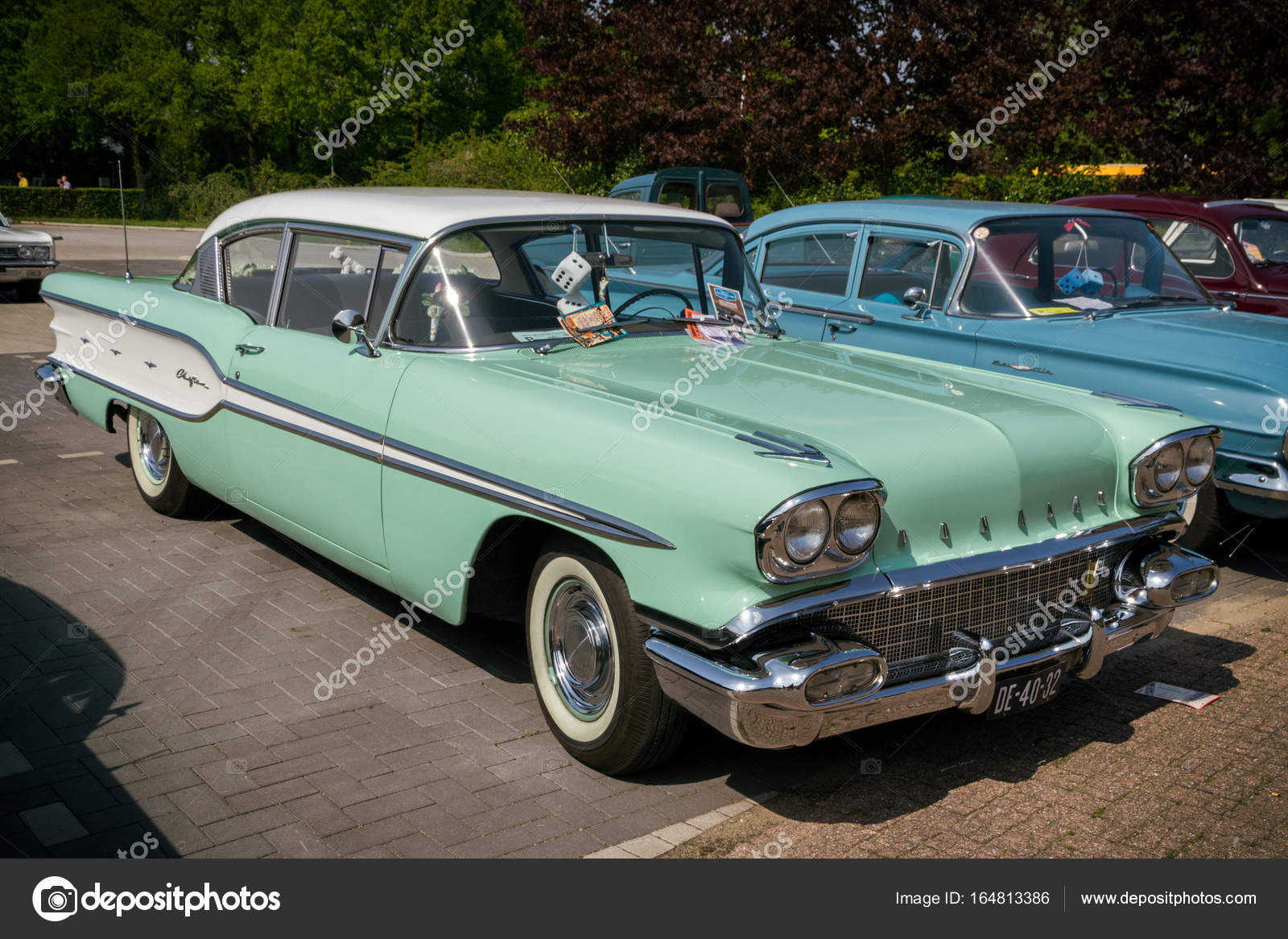 1958 ポンティアック酋長ヴィンテージ車 — ストック編集用写真 1958 ポンティアック酋長ヴィンテージ車 — ストック編集用写真