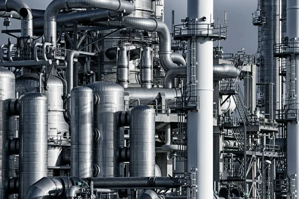 Rörinstallationer olja industri fabrik — Stockfoto