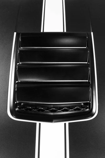 Совок капота Chevrolet Camaro — стоковое фото