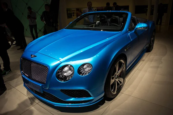 Voiture de vitesse Bentley continental gt — Photo