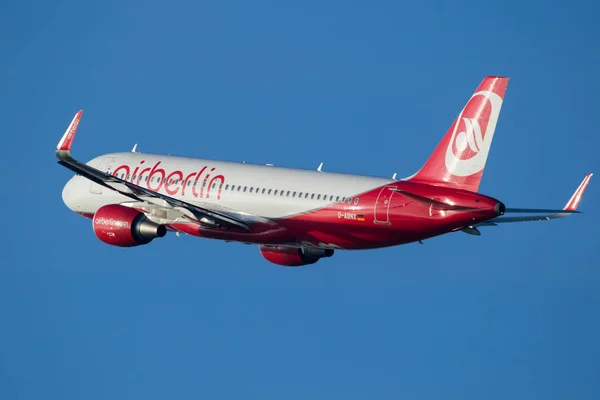 AirBerlin avión de pasajeros Aurbus A-319 —  Fotos de Stock