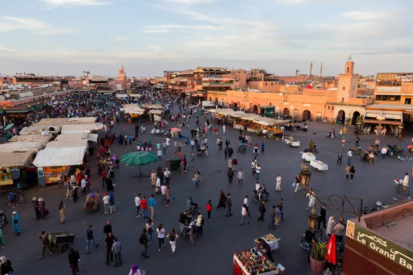Djemaa el Fna tér Marrakech Marokkó — Stock Fotó