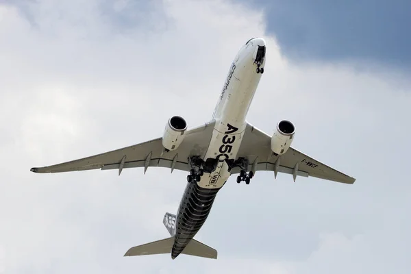 Airbus A350 forró repülőgép — Stock Fotó