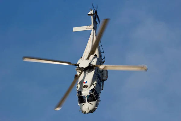 Navire NH90 hélicoptère volant — Photo