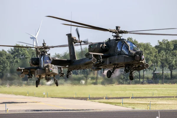 Military AH64 Apache attack helicopter — Stock Photo, Image
