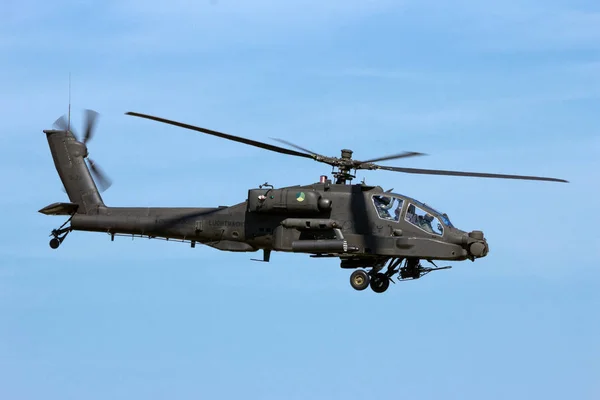 Military AH64 Apache attack helicopter — Stock Photo, Image