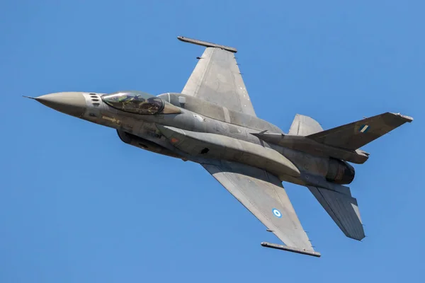 Грецька ВПС F16 реактивний винищувач — стокове фото