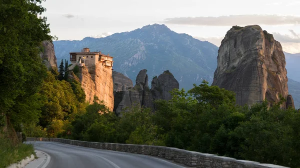 Landcape rock Road Meteora Grecja — Zdjęcie stockowe