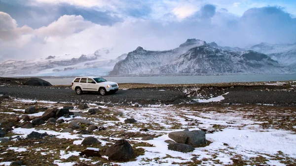 아이슬란드 겨울 자동차 여행 — 스톡 사진