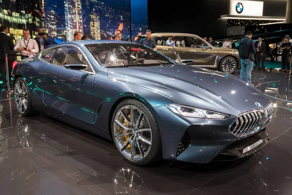 Nuevo coche de la serie 2018 BMW 8 — Foto de Stock