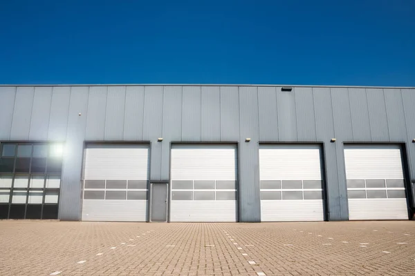 Puerta de obturador de unidad industrial —  Fotos de Stock