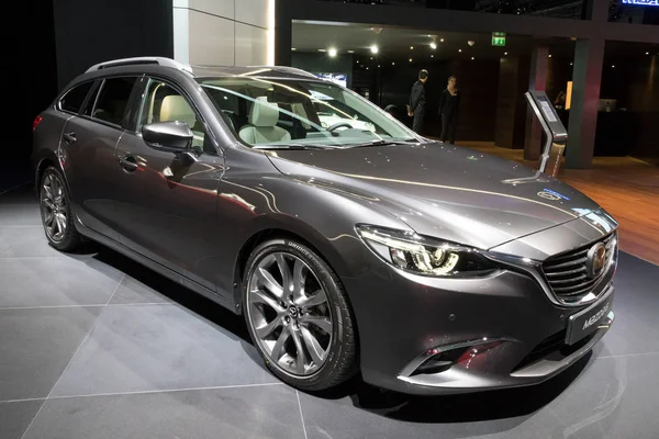 Новый автомобиль Mazda 6 — стоковое фото