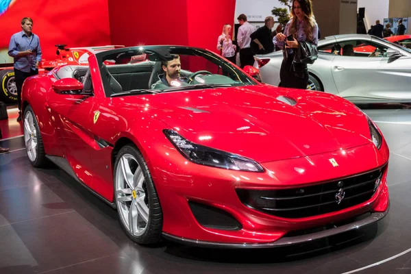 Nuevo Ferrari Portofino coche deportivo —  Fotos de Stock