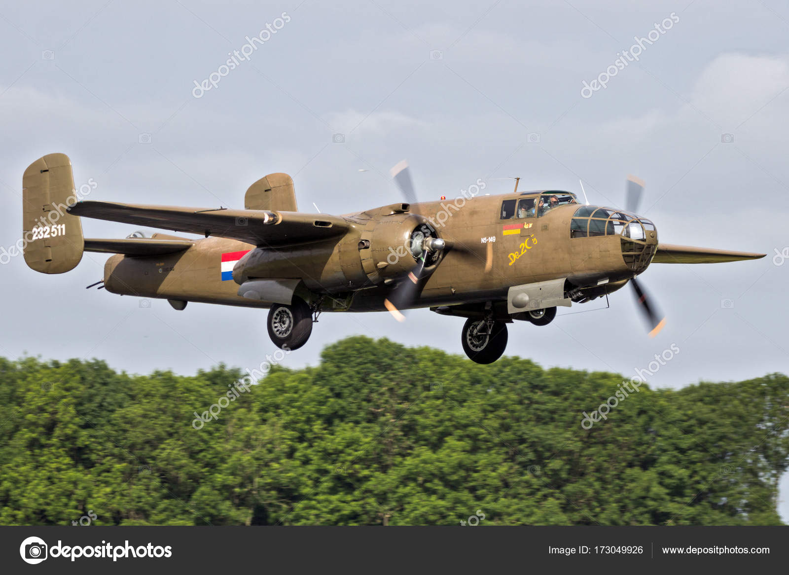 B-25 ミッチェル爆撃機飛行機 — ストック編集用写真©Foto-VDW B-25 ミッチェル爆撃機飛行機 — ストック編集用写真©Foto-VDW