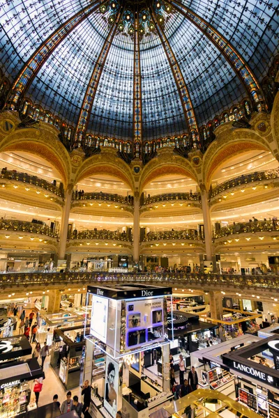 París Francia Jun 2015 Vista Interior Del Centro Comercial Galeries —  Fotos de Stock