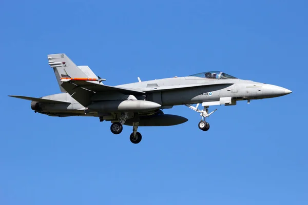 Leeuwarden Hollandia Apr 2016 Finn Légierő Mcdonnell Douglas Hornet Vadászgép — Stock Fotó