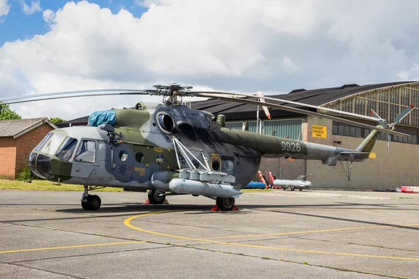 Mil Mi-171 helicóptero de ataque y carga —  Fotos de Stock