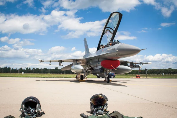 F-16 Fighting Falcon — стоковое фото