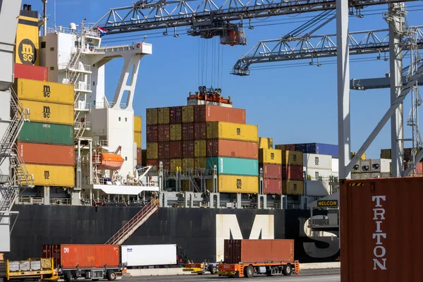 Porto de navios porta-contentores de Roterdão — Fotografia de Stock