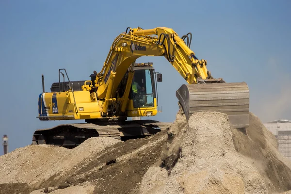 Excavator at work construction site — Stock Photo, Image