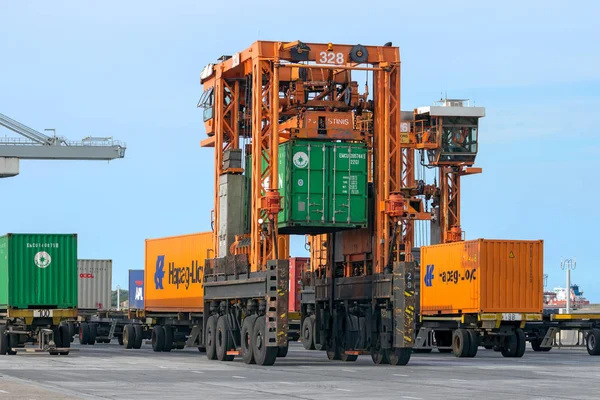 Terminal kontenerowy w Wysyłka ładunków — Zdjęcie stockowe