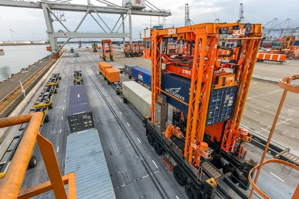 Cargo frakt containerterminal — Stockfoto