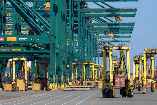 Containerschiffhafen — Stockfoto