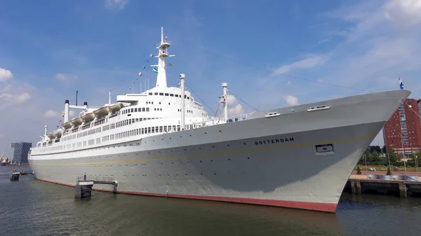 SS Rotterdam kryssningsfartyg — Stockfoto