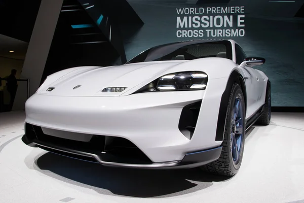 Porsche Αποστολή E Cross Turismo έννοια Suv αυτοκινήτων — Φωτογραφία Αρχείου