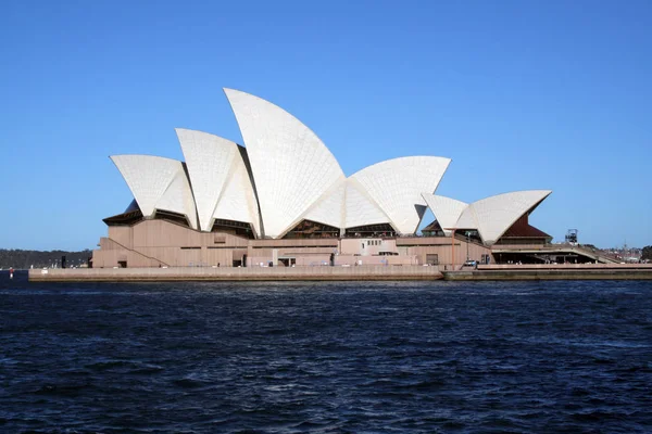 澳大利亚 11月18日 悉尼歌剧院的看法 在2005年11月18日在澳洲的悉尼 — 图库照片