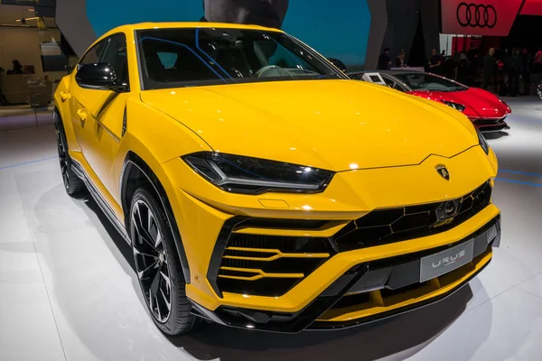 Nuevo Lamborghini Urus SUV coche — Foto de Stock