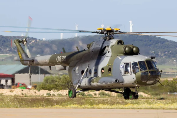 ZARAGOZA, ESPANHA - MAIO 20,2016: Força Aérea Checa Mil Mi-1 — Fotografia de Stock